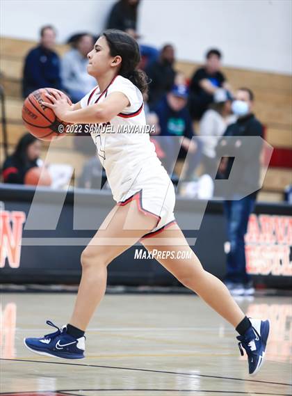 Thumbnail 2 in Brentwood School vs  Chaminade (Harvard-Westlake Invitational Classic) photogallery.