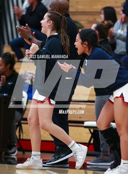 Thumbnail 3 in Brentwood School vs  Chaminade (Harvard-Westlake Invitational Classic) photogallery.