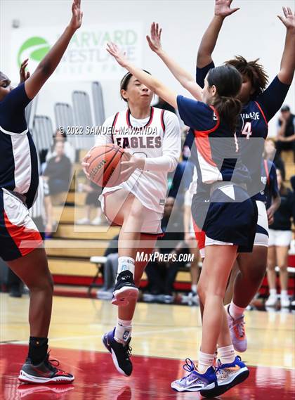 Thumbnail 2 in Brentwood School vs  Chaminade (Harvard-Westlake Invitational Classic) photogallery.