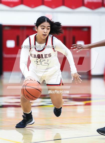 Thumbnail 3 in Brentwood School vs  Chaminade (Harvard-Westlake Invitational Classic) photogallery.