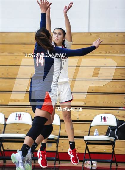 Thumbnail 2 in Brentwood School vs  Chaminade (Harvard-Westlake Invitational Classic) photogallery.