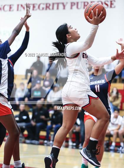 Thumbnail 3 in Brentwood School vs  Chaminade (Harvard-Westlake Invitational Classic) photogallery.