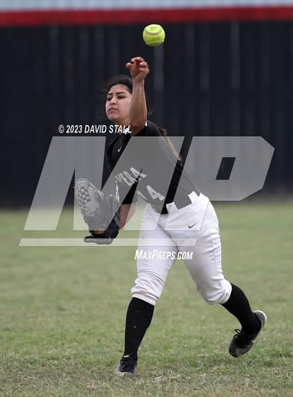 Thumbnail 2 in Los Fresnos @ Rivera photogallery.