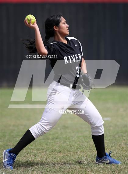 Thumbnail 1 in Los Fresnos @ Rivera photogallery.