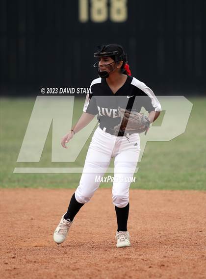Thumbnail 2 in Los Fresnos @ Rivera photogallery.