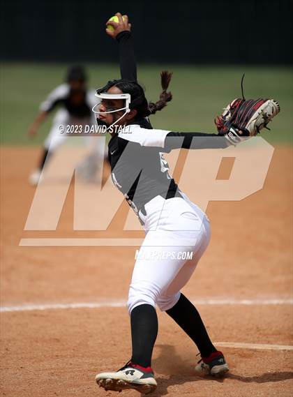 Thumbnail 3 in Los Fresnos @ Rivera photogallery.