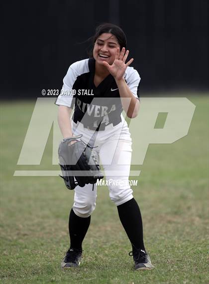 Thumbnail 2 in Los Fresnos @ Rivera photogallery.