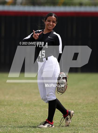 Thumbnail 2 in Los Fresnos @ Rivera photogallery.