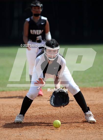 Thumbnail 1 in Los Fresnos @ Rivera photogallery.