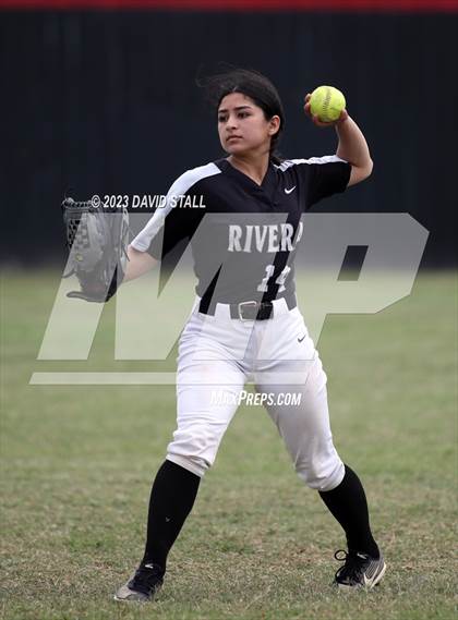 Thumbnail 1 in Los Fresnos @ Rivera photogallery.