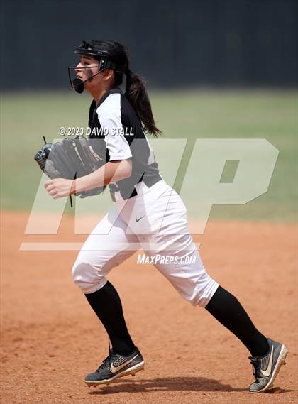 Thumbnail 2 in Los Fresnos @ Rivera photogallery.
