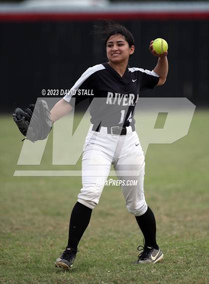 Thumbnail 1 in Los Fresnos @ Rivera photogallery.