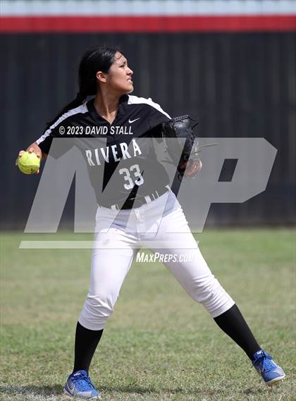 Thumbnail 3 in Los Fresnos @ Rivera photogallery.