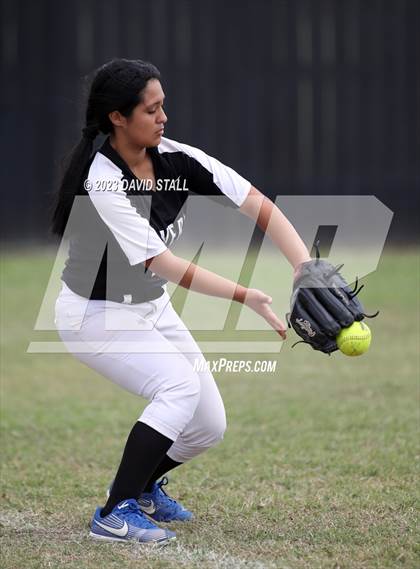 Thumbnail 2 in Los Fresnos @ Rivera photogallery.