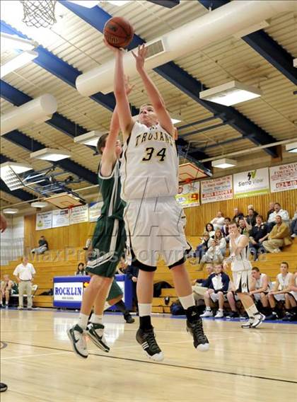 Thumbnail 2 in Oak Ridge vs. Palo Alto (Rocklin Holiday Tournament) photogallery.
