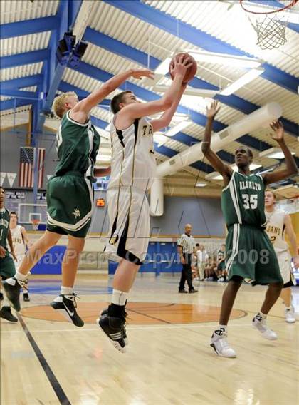 Thumbnail 1 in Oak Ridge vs. Palo Alto (Rocklin Holiday Tournament) photogallery.