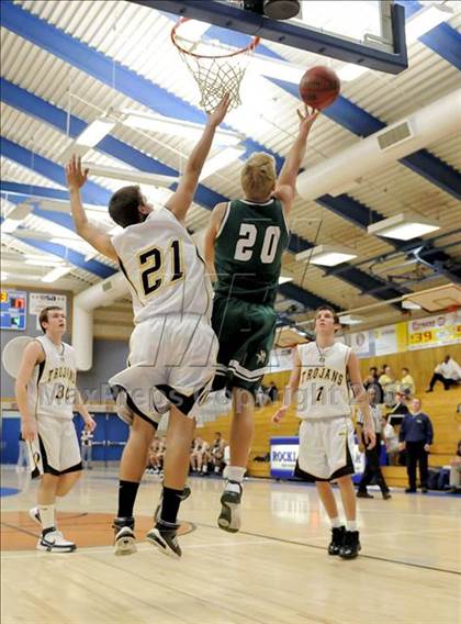 Thumbnail 3 in Oak Ridge vs. Palo Alto (Rocklin Holiday Tournament) photogallery.