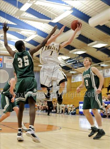 Thumbnail 2 in Oak Ridge vs. Palo Alto (Rocklin Holiday Tournament) photogallery.