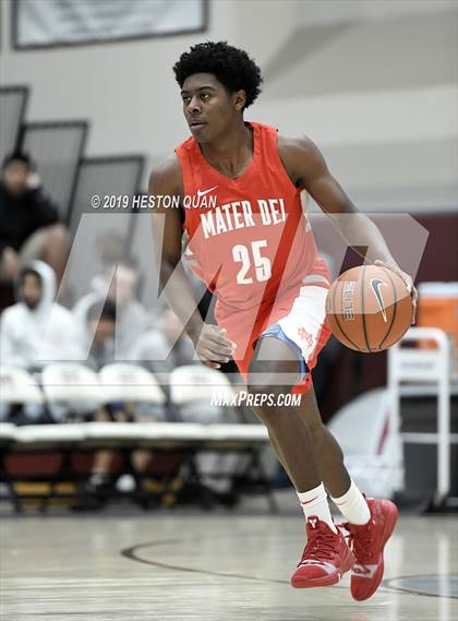 Thumbnail 3 in Mater Dei vs. Roosevelt (Rancho Mirage Holiday Invitational) photogallery.