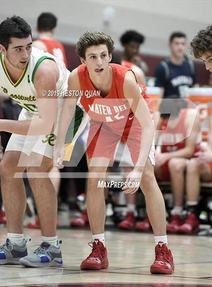Thumbnail 2 in Mater Dei vs. Roosevelt (Rancho Mirage Holiday Invitational) photogallery.