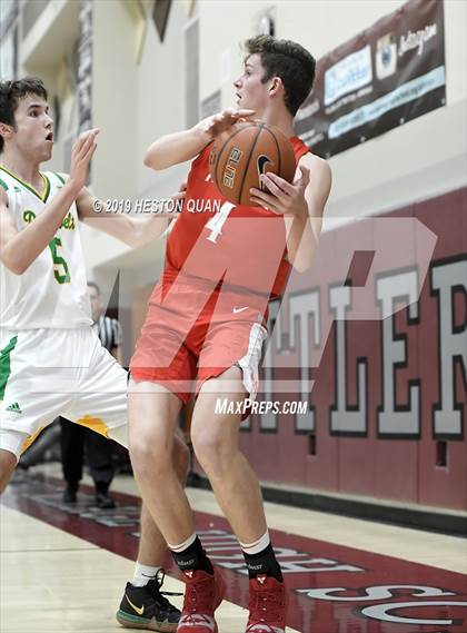 Thumbnail 3 in Mater Dei vs. Roosevelt (Rancho Mirage Holiday Invitational) photogallery.