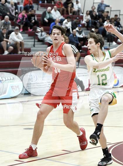 Thumbnail 2 in Mater Dei vs. Roosevelt (Rancho Mirage Holiday Invitational) photogallery.