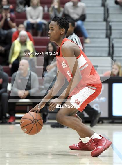 Thumbnail 1 in Mater Dei vs. Roosevelt (Rancho Mirage Holiday Invitational) photogallery.