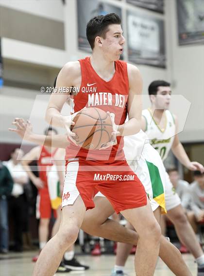 Thumbnail 1 in Mater Dei vs. Roosevelt (Rancho Mirage Holiday Invitational) photogallery.