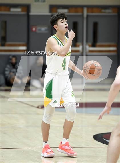 Thumbnail 1 in Mater Dei vs. Roosevelt (Rancho Mirage Holiday Invitational) photogallery.