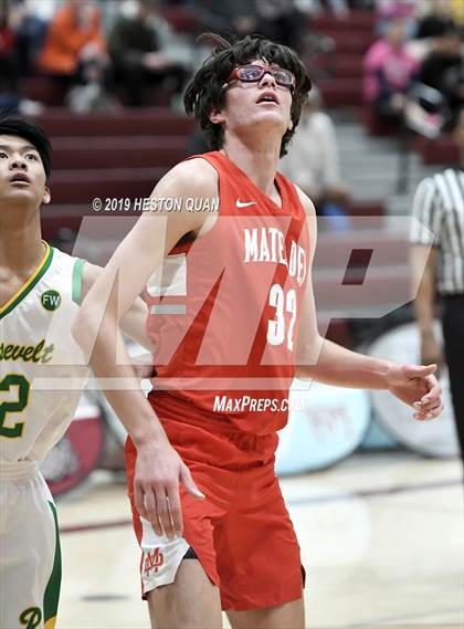 Thumbnail 1 in Mater Dei vs. Roosevelt (Rancho Mirage Holiday Invitational) photogallery.
