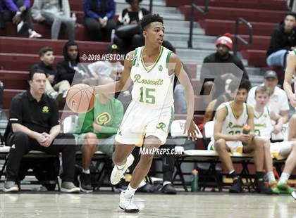 Thumbnail 2 in Mater Dei vs. Roosevelt (Rancho Mirage Holiday Invitational) photogallery.