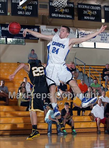 Thumbnail 3 in Bishop Verot vs. Gil St. Bernards (City of Palms Classic) photogallery.