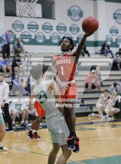 Thumbnail 3 in South Walton vs. West Florida (FHSAA 4A District Semifinal) photogallery.