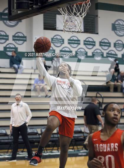 Thumbnail 2 in South Walton vs. West Florida (FHSAA 4A District Semifinal) photogallery.