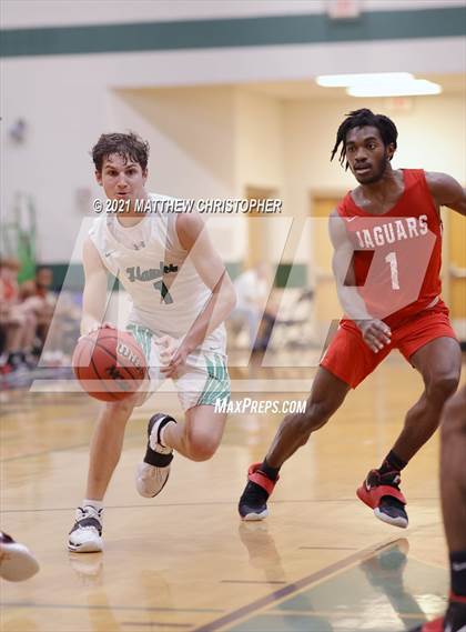 Thumbnail 3 in South Walton vs. West Florida (FHSAA 4A District Semifinal) photogallery.