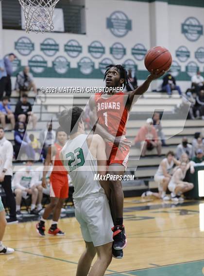 Thumbnail 2 in South Walton vs. West Florida (FHSAA 4A District Semifinal) photogallery.