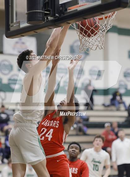 Thumbnail 3 in South Walton vs. West Florida (FHSAA 4A District Semifinal) photogallery.