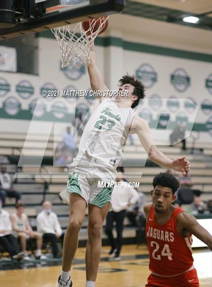 Thumbnail 3 in South Walton vs. West Florida (FHSAA 4A District Semifinal) photogallery.