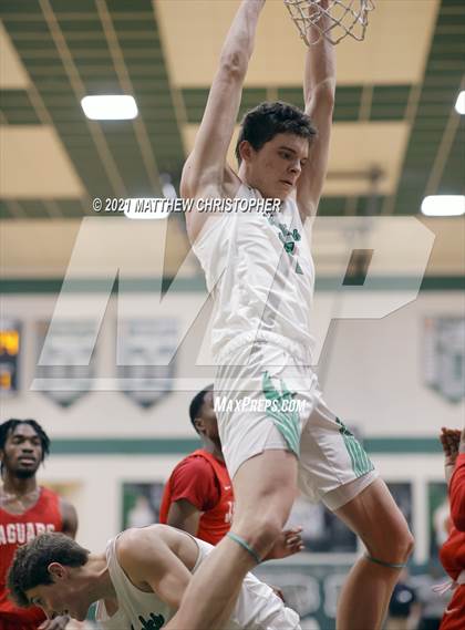 Thumbnail 3 in South Walton vs. West Florida (FHSAA 4A District Semifinal) photogallery.