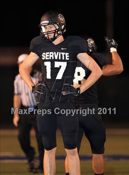 Thumbnail 3 in Servite vs. Bishop Amat photogallery.