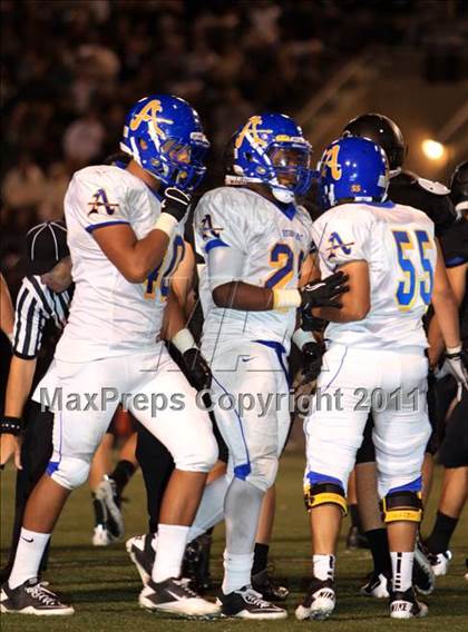 Thumbnail 3 in Servite vs. Bishop Amat photogallery.
