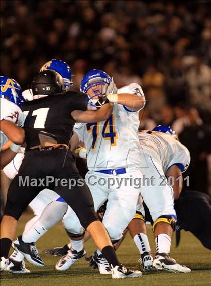 Thumbnail 1 in Servite vs. Bishop Amat photogallery.