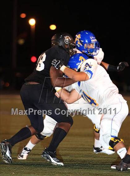 Thumbnail 2 in Servite vs. Bishop Amat photogallery.