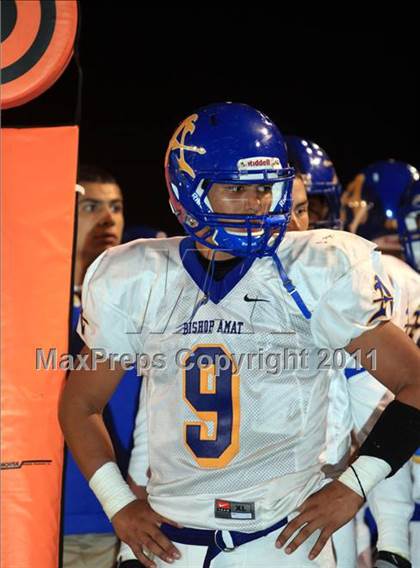 Thumbnail 2 in Servite vs. Bishop Amat photogallery.