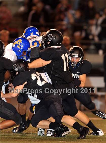 Thumbnail 2 in Servite vs. Bishop Amat photogallery.