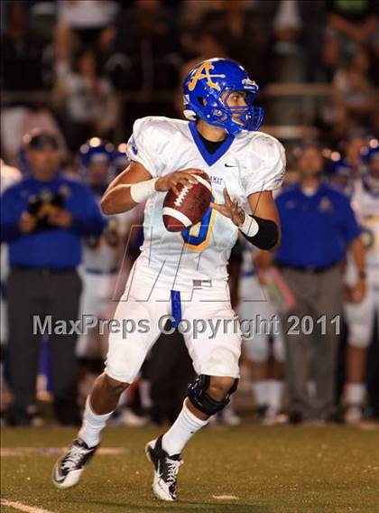 Thumbnail 3 in Servite vs. Bishop Amat photogallery.