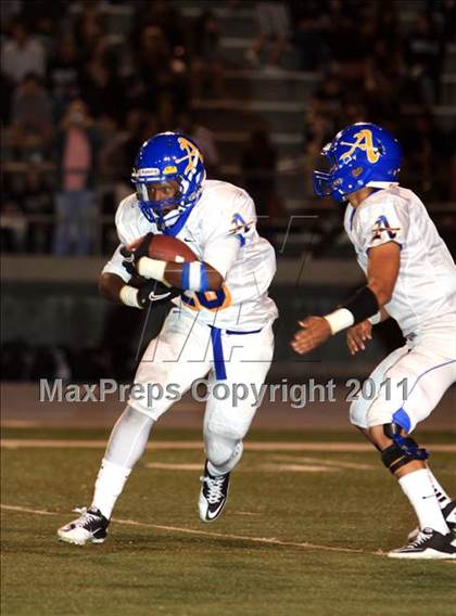 Thumbnail 3 in Servite vs. Bishop Amat photogallery.