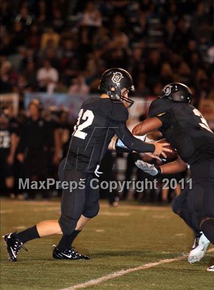 Thumbnail 1 in Servite vs. Bishop Amat photogallery.
