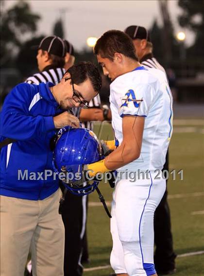 Thumbnail 1 in Servite vs. Bishop Amat photogallery.