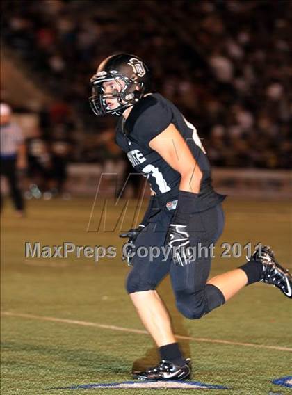 Thumbnail 1 in Servite vs. Bishop Amat photogallery.
